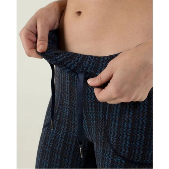Lululemon Skinny Will Pants in Ziggy Wee Inkwell 🍁 - Picture 8 of 9